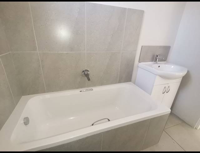 3 BEDROOM FLAT TO LET IN FYNNLAND